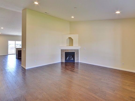 4th image of 2640 Brookdale Dr