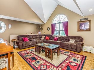 902 Herzel Blvd, West Babylon, NY 11704