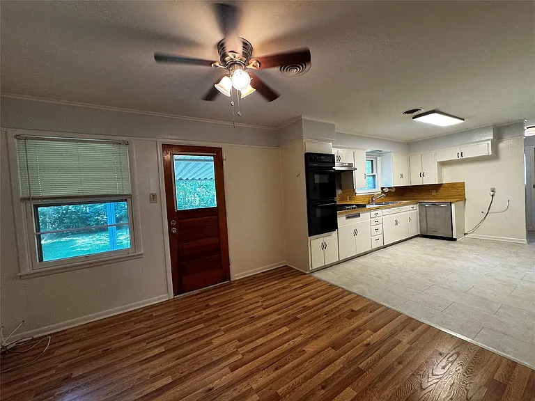 2928 College Cir — Photo 10