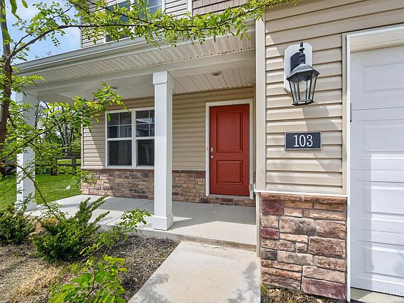3rd image of 103 River Heights Dr