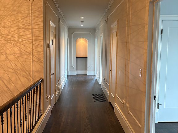This is the beautiful extra wide hallway that is quite dramatic