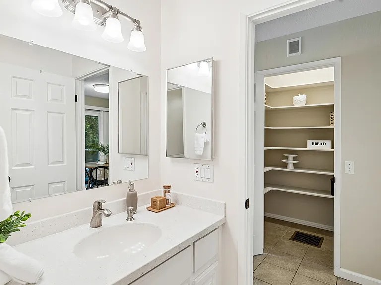 4024 Farm Hill Blvd #8 — Photo 5