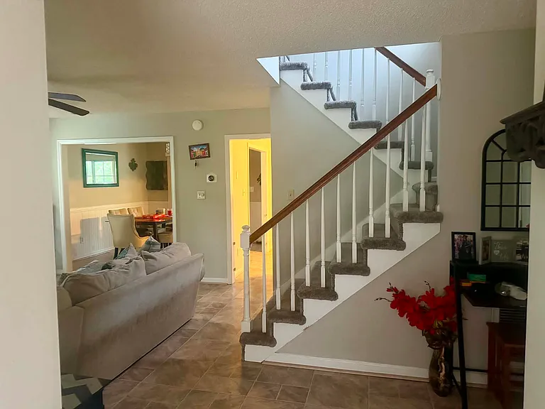 1112 Cotten Farm Dr — Photo 6