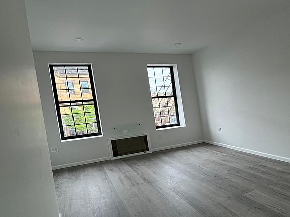 3rd image of 260 Wyckoff Ave APT 2R