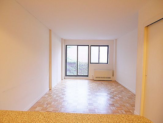 2nd image of 157 E 85th St APT 4C