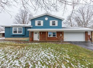 295 Sweet Birch Ln, Rochester, NY 14615