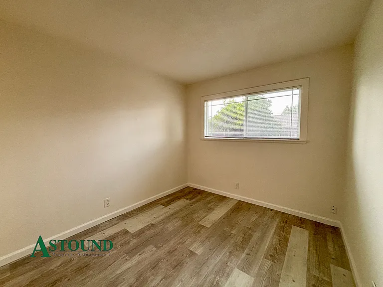 2627 Prestwick Ave — Photo 6