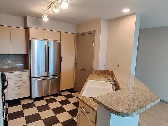 3rd image of 1100 106th Ave NE APT 812
