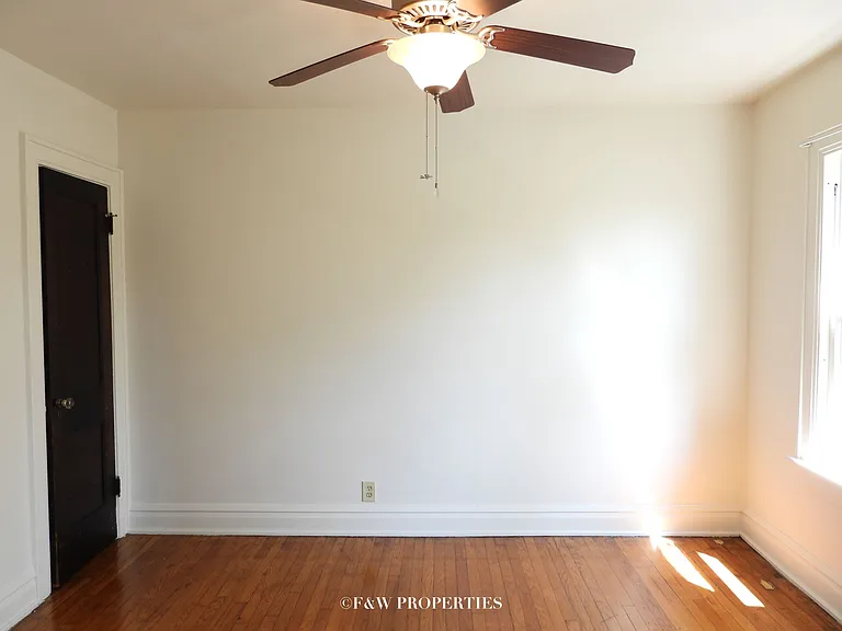 1560 E. Broad St. — Photo 15
