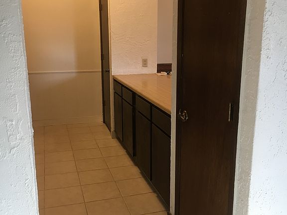 Kitchen bar and Storage
