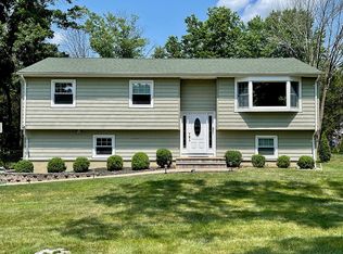 946 Country Club Rd, Bridgewater, NJ 08807