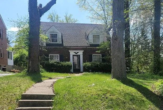 212 Royal Ave photo 1
