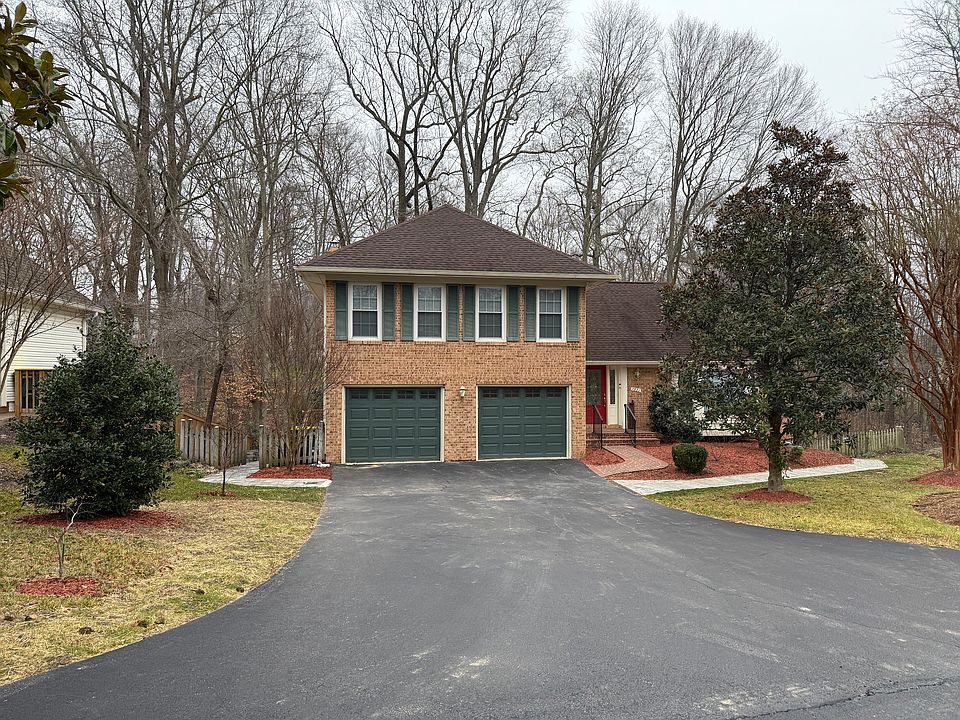1st image of 7821 Windy Point Ct