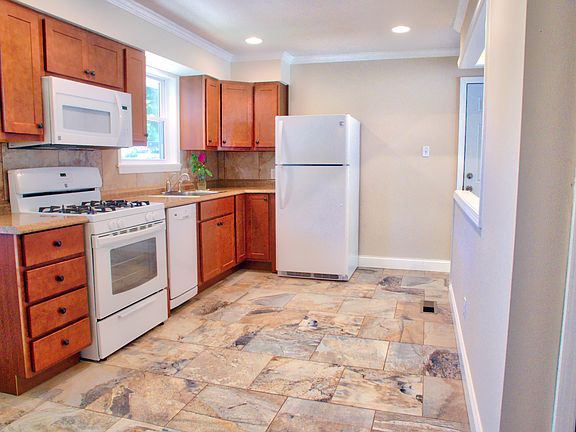 3rd image of 4254 Marseille Dr