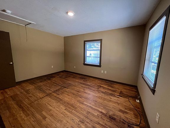 5th image of 608 Melba Ave