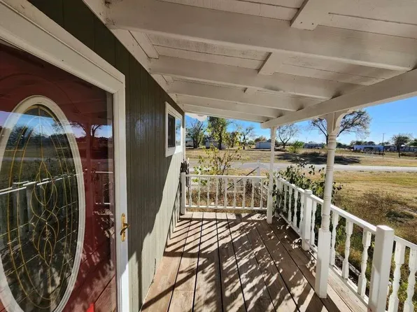 108 W 9th St, Channing, TX 79018