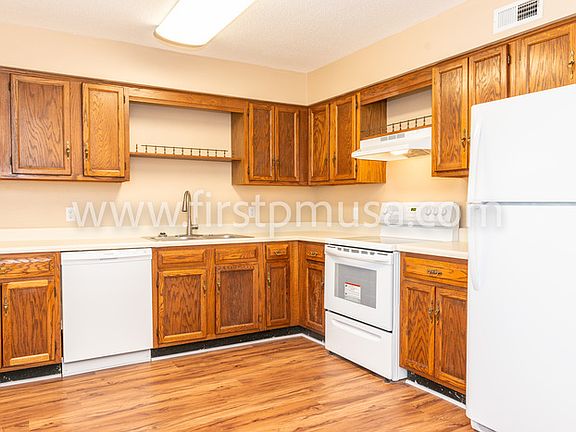 4th image of 5325 Matthews Dr