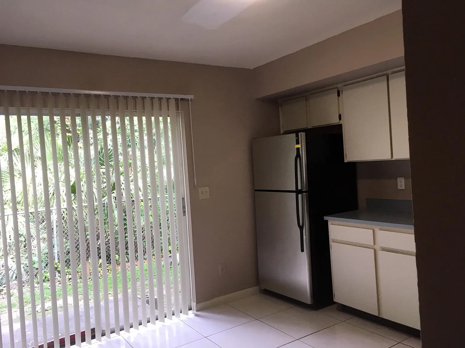 2 bed, 1.5 bath, 1050 sqft, $1,250 — Photo 2