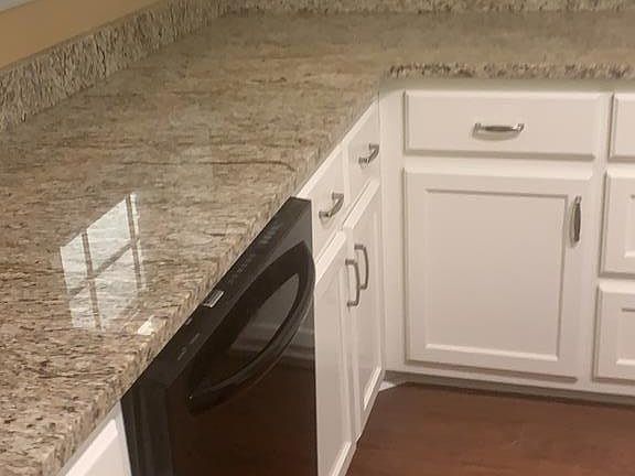 4th image of 924 Evergreen Dr