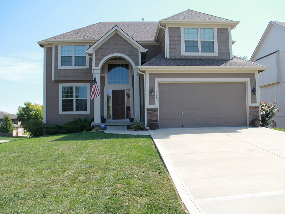 1st image of 303 SE Highland Park Dr
