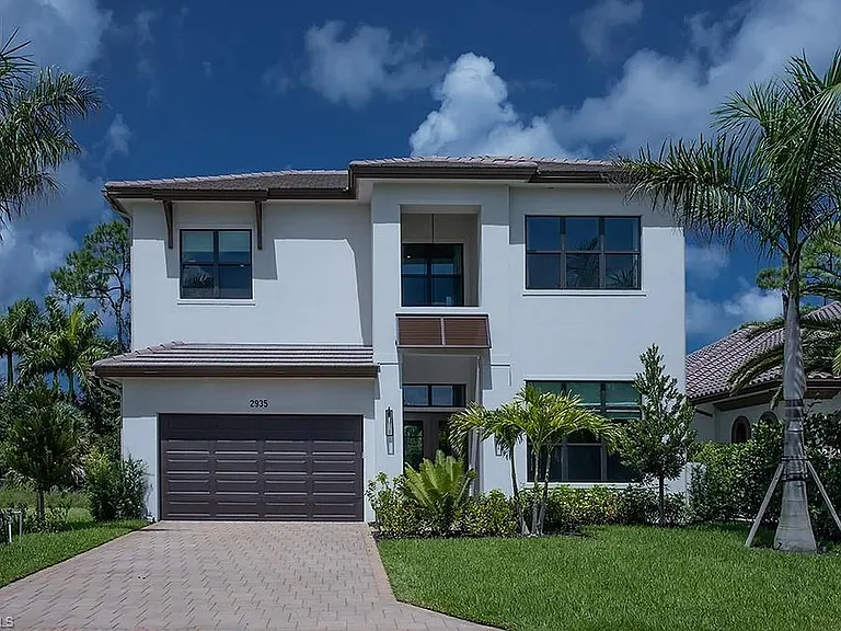 2935 Coco Lakes Dr — Photo 1