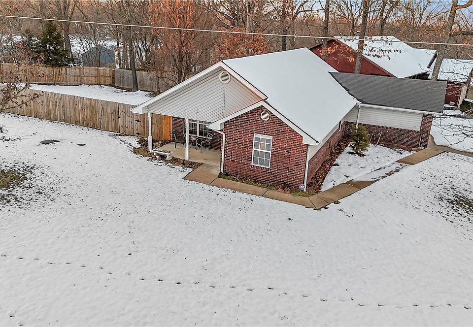 1st image of 1 Wilton Ln