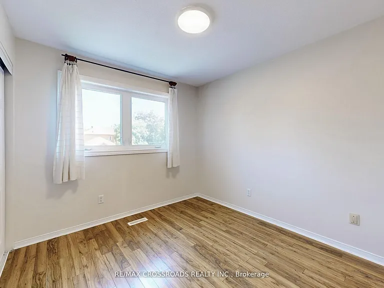 35 Forest Grove Dr — Photo 12