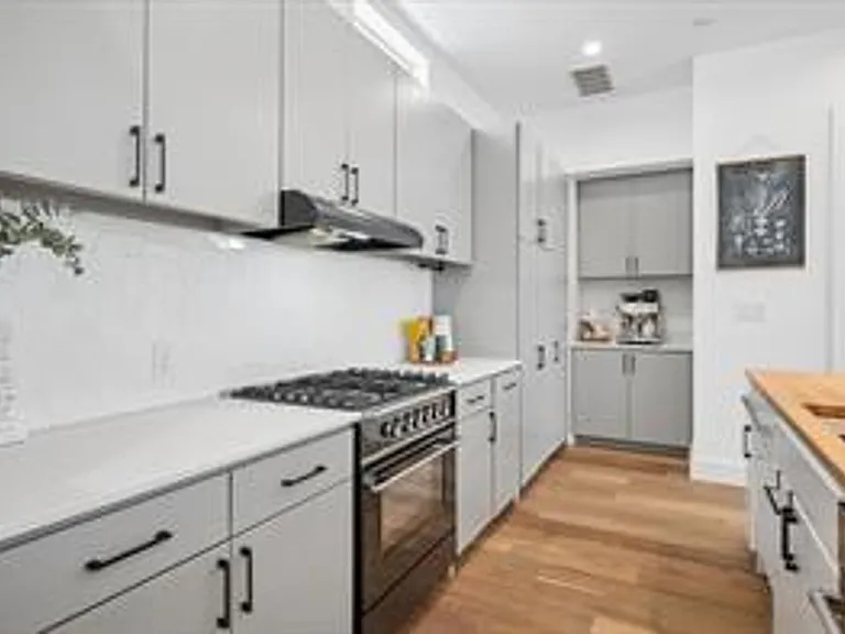 236 Melba St — Photo 15