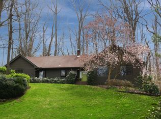 10 Scenic Way, Middletown, NJ 07748