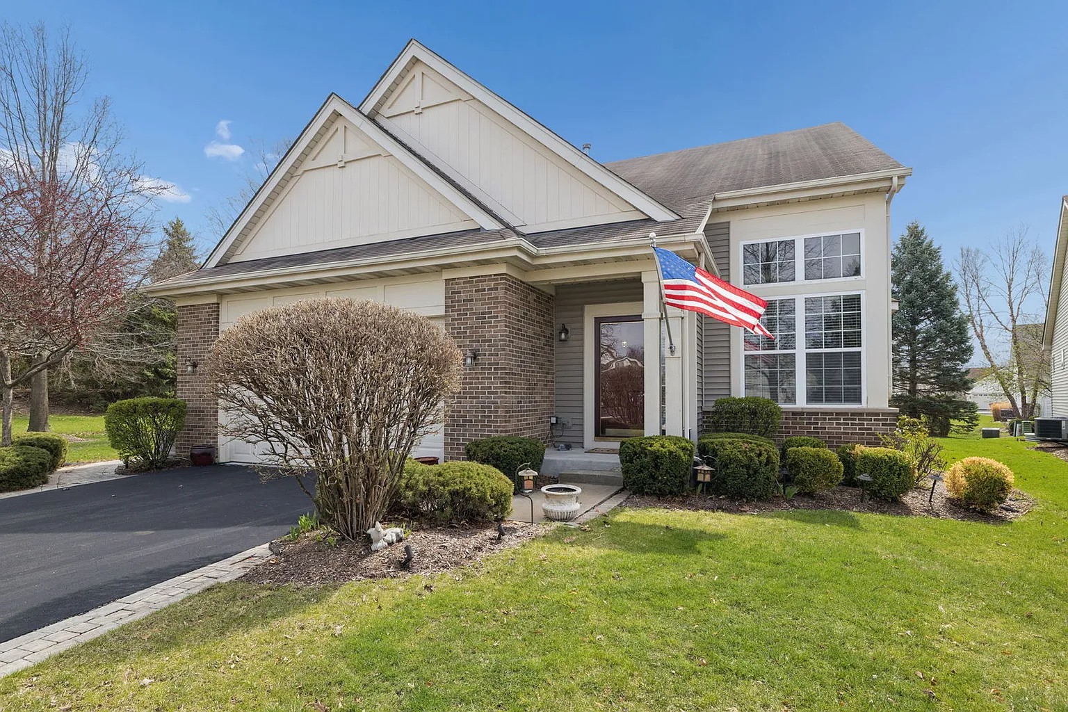 2189 Paddington Ct photo 1