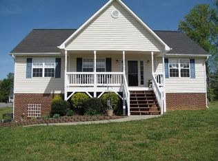 592 Twin Valley Dr, Clemmons, NC 27012