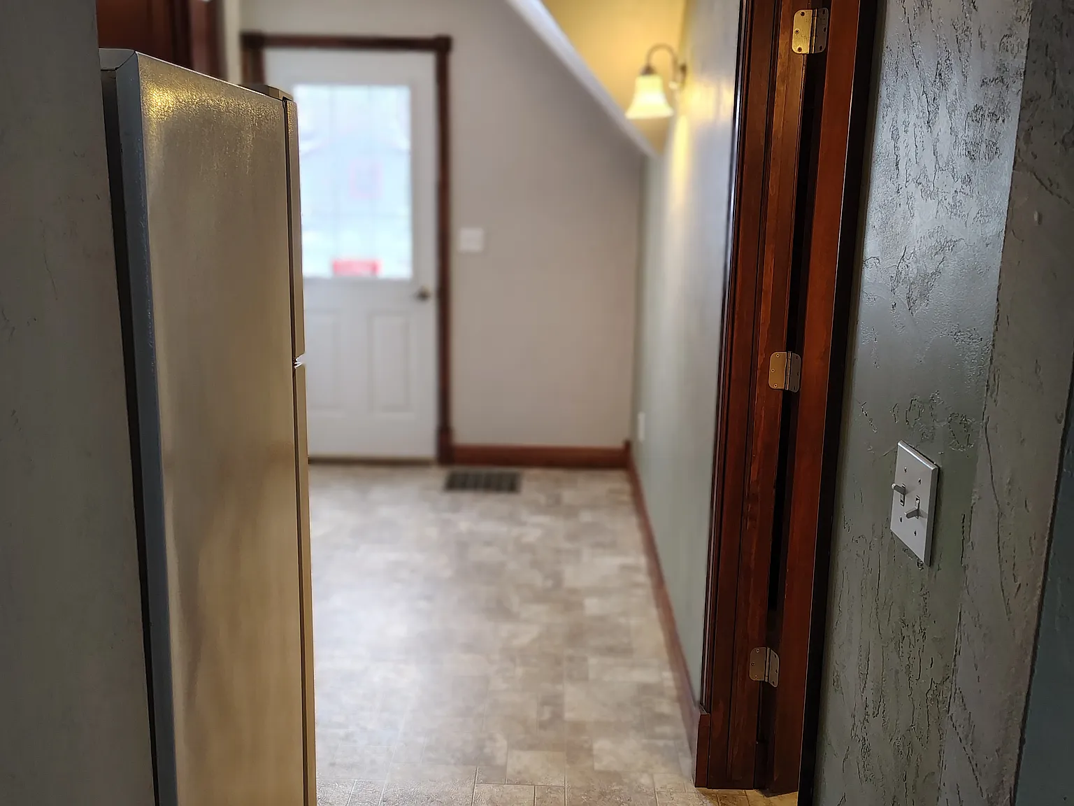 921 N Appleton St — Photo 3