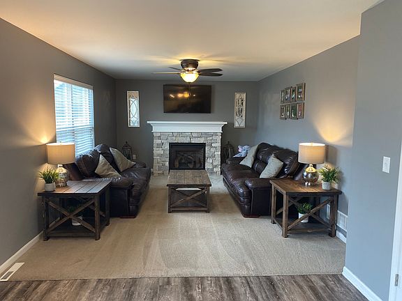 4th image of 1414 E Longneedle Ln
