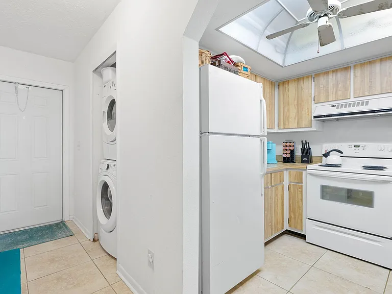 1309 SE 8th St #202 — Photo 10
