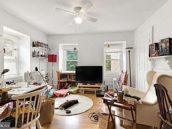 2nd image of 131 W Susquehanna Ave APT 3