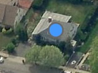 30 Hunter Ln, Levittown, NY 11756