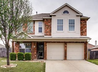8214 Mossberg Dr, Arlington, TX 76002