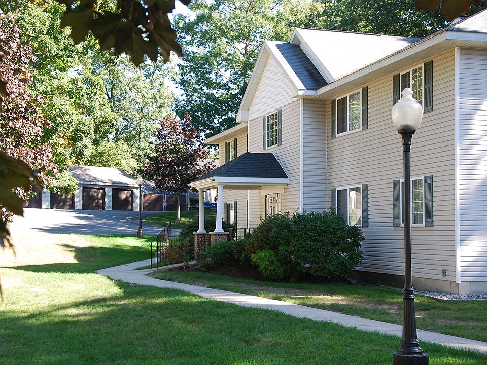 1st image of 155 Oakbrook Cmns