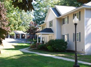155 Oakbrook Cmns, Clifton Park, NY 12065