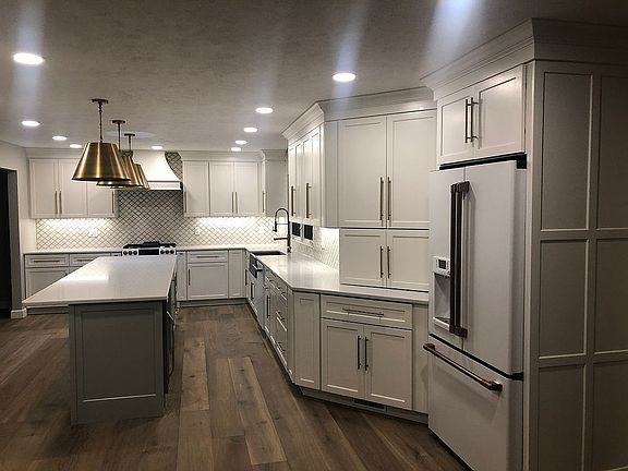 3rd image of 1304 Arlington Chase