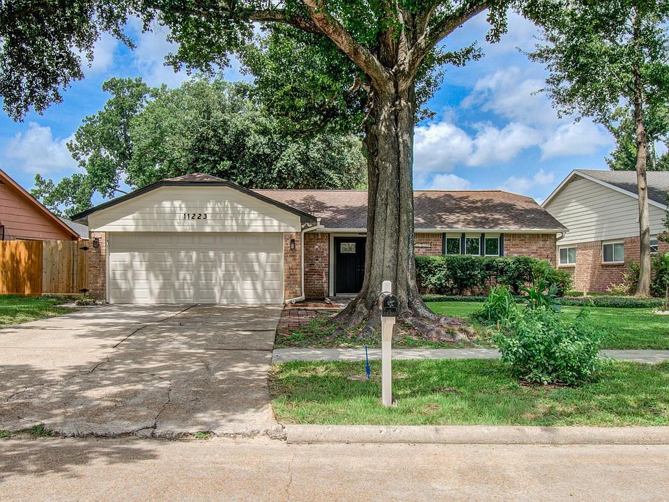 1st image of 11223 Voltaire Dr
