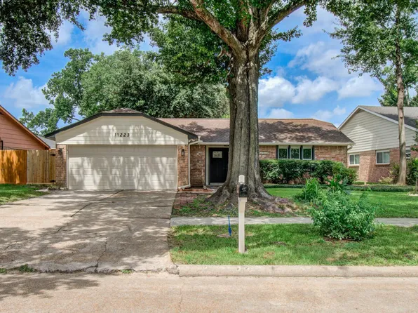 11223 Voltaire Dr, Houston, TX 77065