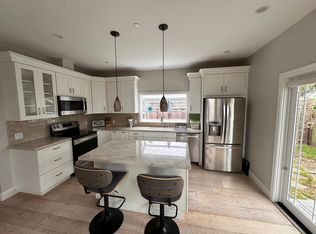 458 Spruce St, Half Moon Bay, CA 94019