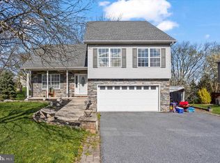 530 Big Sky Dr, Etters, PA 17319