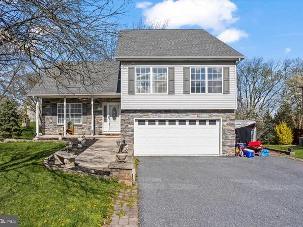 530 Big Sky Dr, Etters, PA 17319