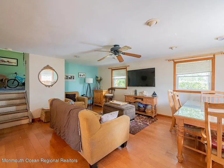 1016 Dove St — Photo 14