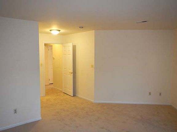 5th image of 231 Village Circle Dr #3213