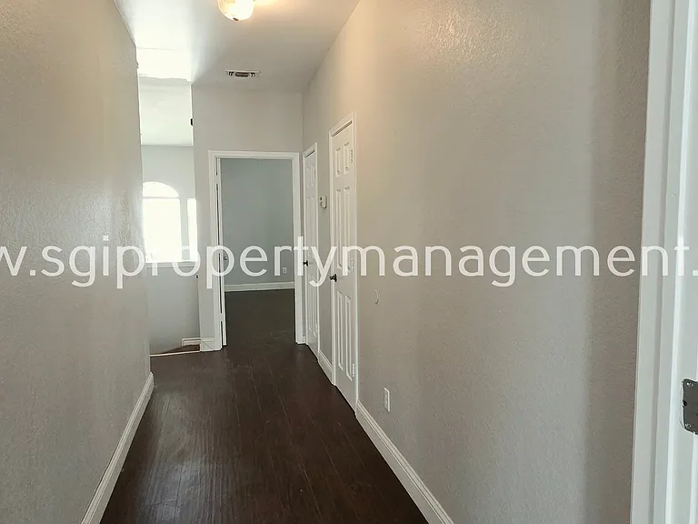 1513 Lodengreen Ct — Photo 23