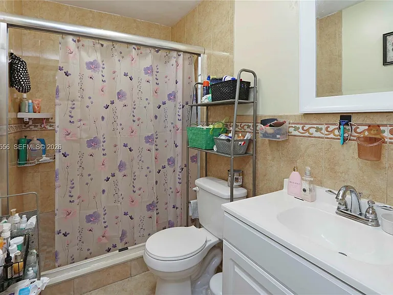 1275 W 35th St #45B — Photo 6