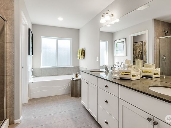 3rd image of 4022 80th Drive NE #234
